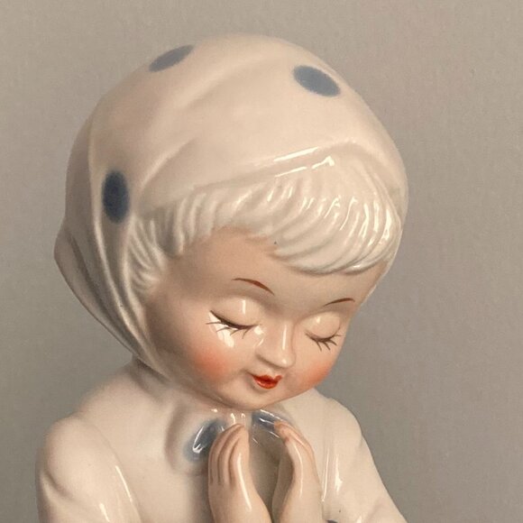 Vintage Praying Boy and Girl with Doves Porcelain Figurines Set of Two EUC - Picture 2 of 15